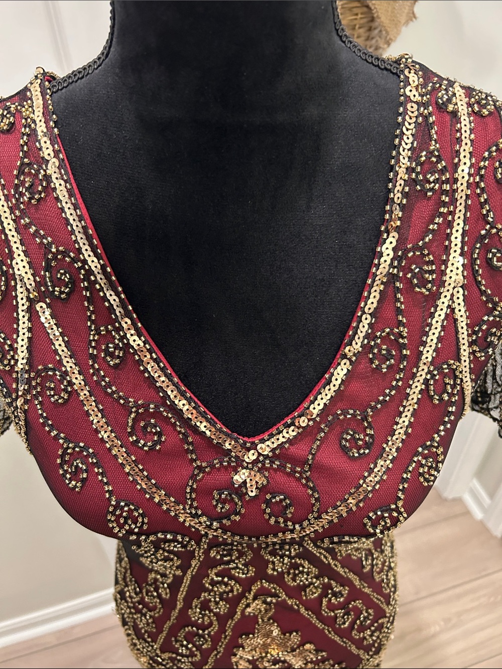 Babeyond Burgundy Flapper Dress with Gold Beading and Headband Feather XS - Picture 3 of 16